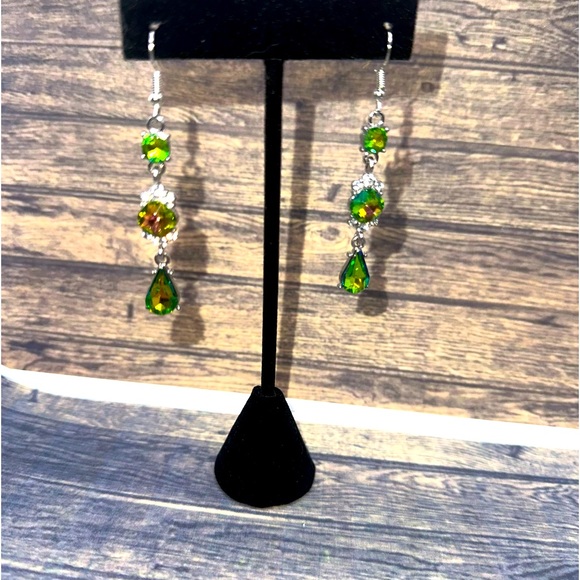 Fish hook style earrings - Picture 1 of 1